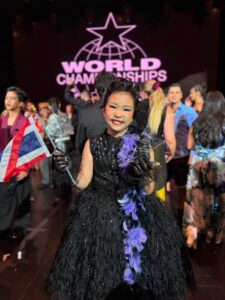 เด็กไทยสุดเจ๋ง ! สร้างชื่อบนเวทีโลก หลังคว้าแชมป์โลกร้องเดี่ยวเยาวชน WCOPA 2026   บันทึกให้เป็นคนไทย คนแรกกับความสำเร็จระดับโลกให้ประเทศไทยในรอบ 28 ปี