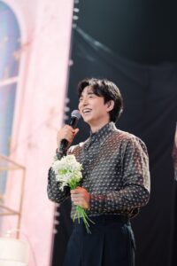 ปิดฉากความประทับใจ! “กงยู” เสิร์ฟโมเมนต์สุดเอ็กซ์คลูซีฟ ร่วมกับ กลุ่มธนบุรี ใน 2026 GONG YOO ASIA FANMEETING TOUR〈THE LONG TAKE〉IN BANGKOK เติมเต็มความคิดถึงด้วยเรื่องราวตลอด 25 ปีในวงการ พร้อมเซอร์ไพรส์ใกล้ชิดแฟนไทยทั่วฮอลล์
